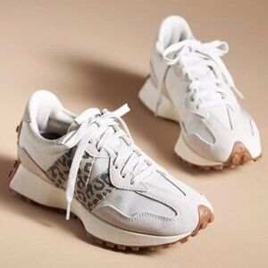 NEW New Balance 327 Sneakers in Light Sand